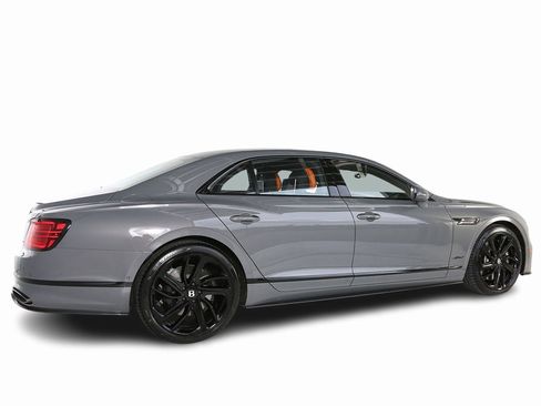 Certified 2025 Bentley Flying Spur Plug-In Hybrid image 5
