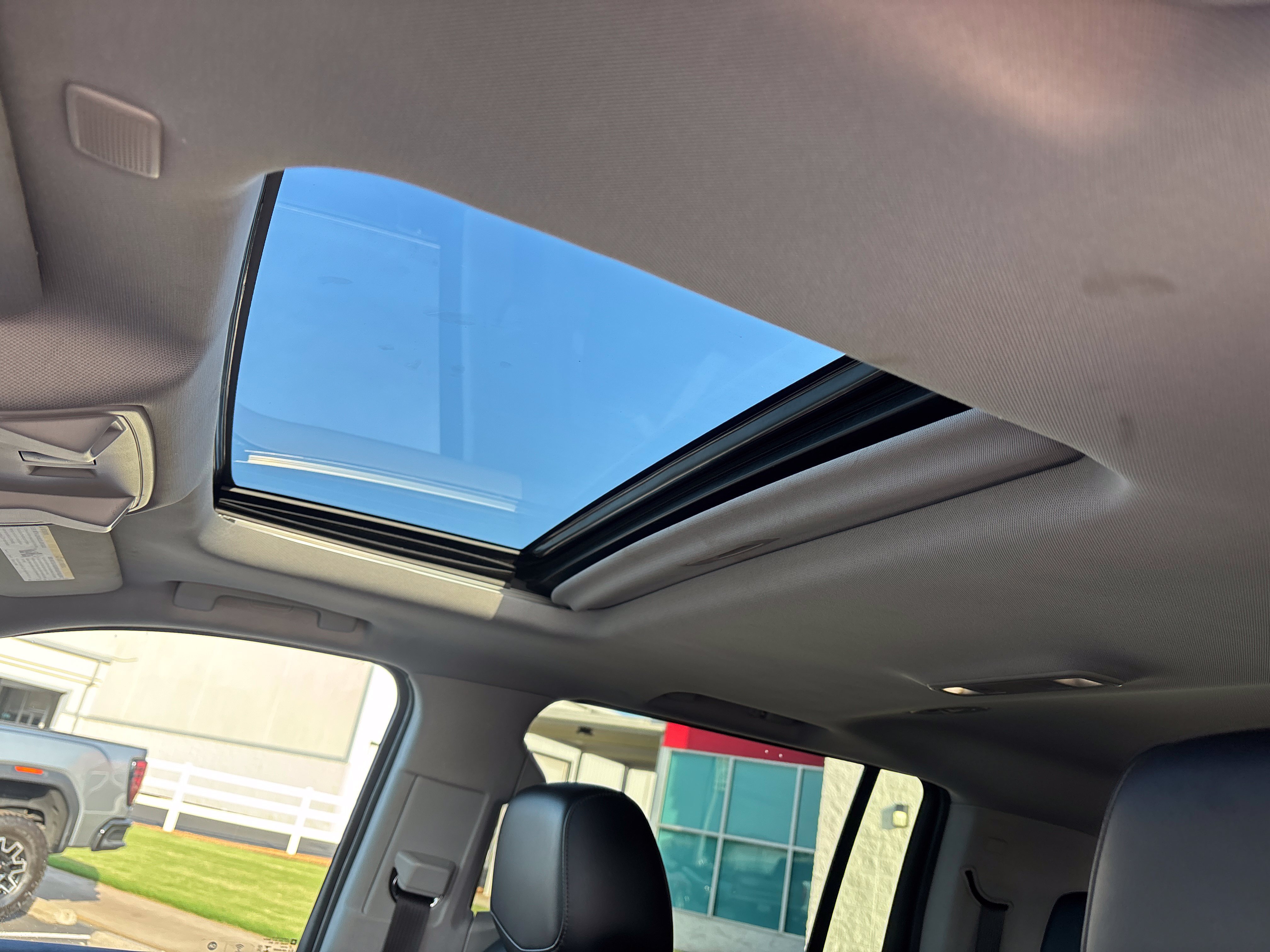 Used 2019 Cadillac Escalade ESV Luxury AWD/4WD image 14