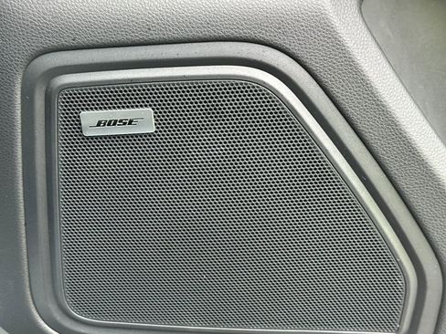 Certified 2025 Porsche Macan image 20