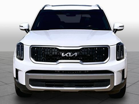 Used 2023 Kia Telluride EX w/ EX Captain's Chair Package image 4