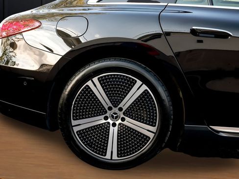 Used 2023 Mercedes-Benz EQS 450+ 4MATIC Sedan image 10