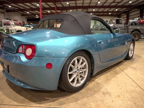 Used 2005 BMW Z4 2.5i image 22