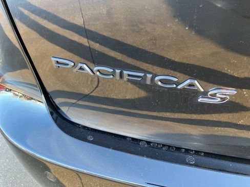 New 2026 Chrysler Pacifica Select w/ S Appearance Package FWD image 32