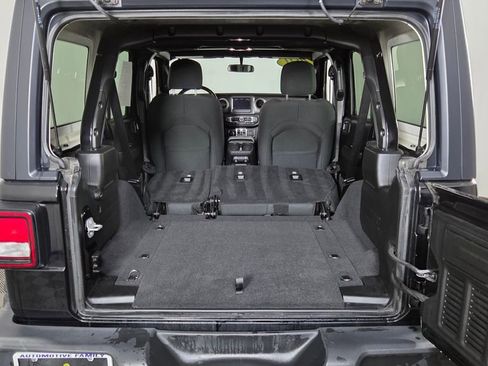 Used 2021 Jeep Wrangler Unlimited Sport AWD/4WD image 12