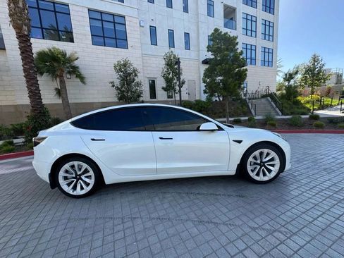 Used 2022 Tesla Model 3 Long Range AWD/4WD image 4