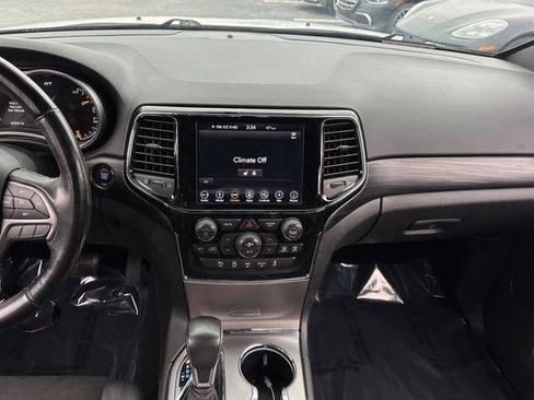 Used 2019 Jeep Grand Cherokee Altitude image 16