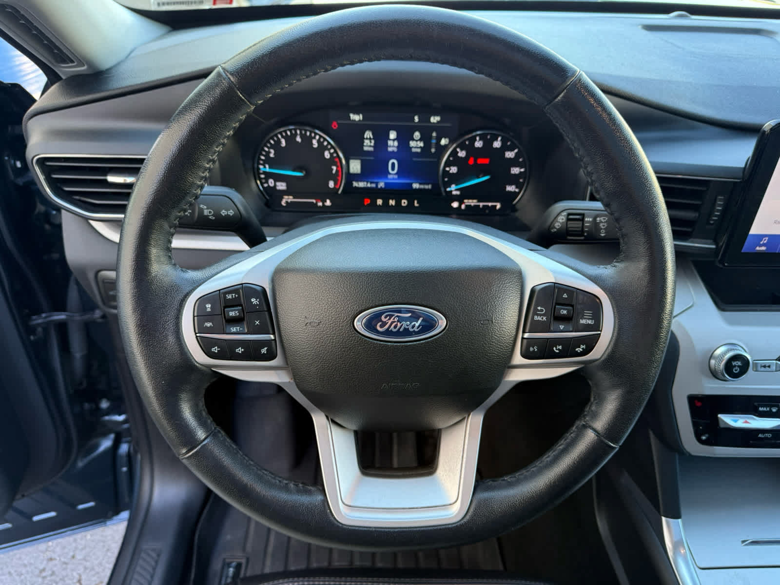 Used 2023 Ford Explorer XLT w/ Equipment Group 202A AWD/4WD image 2