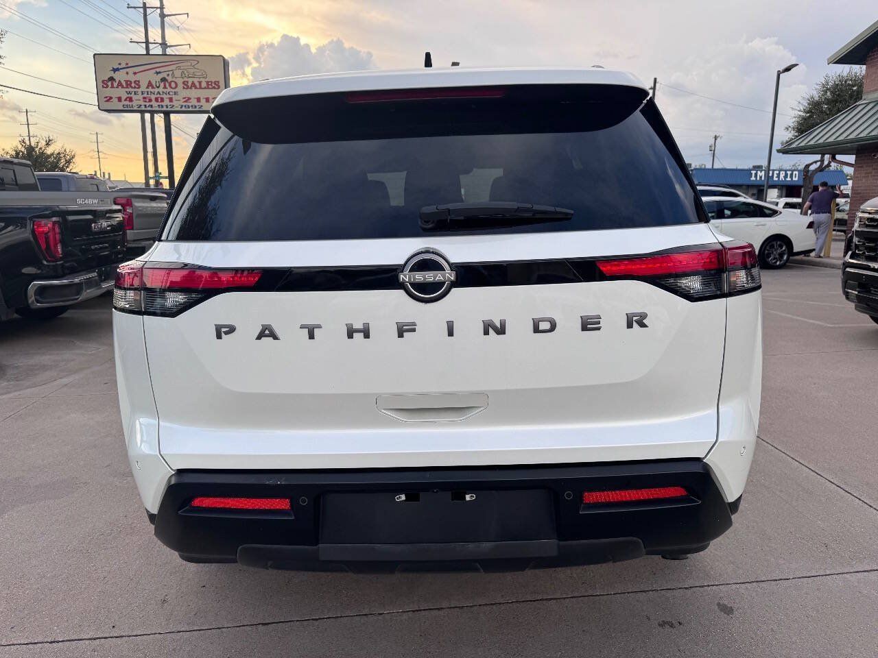 Used 2026 Nissan Pathfinder SV FWD image 11