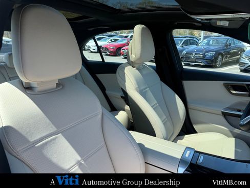 Used 2023 Mercedes-Benz C 300 4MATIC Sedan image 31