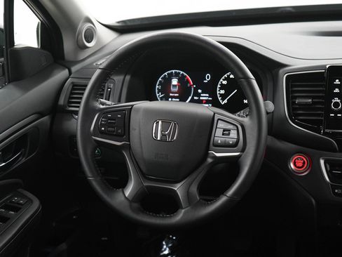 Used 2024 Honda Ridgeline Sport image 14