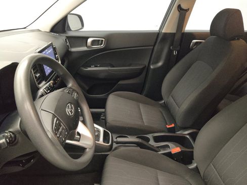 Used 2020 Hyundai Venue SE FWD image 17