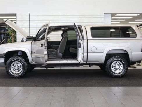 Used 2005 Chevrolet Silverado 2500 LS w/ Heavy-Duty Power Package image 10