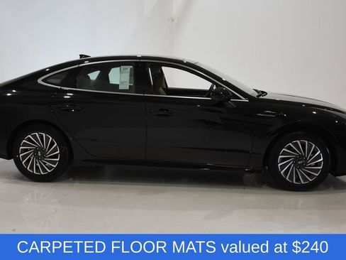 New 2025 Hyundai Sonata Limited image 3