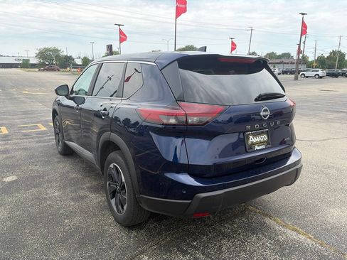 Used 2025 Nissan Rogue SV AWD/4WD image 3
