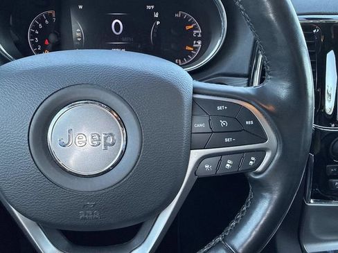 Used 2021 Jeep Grand Cherokee Limited image 16