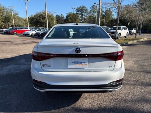 New 2026 Volkswagen Jetta SE FWD image 5