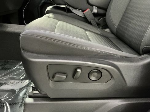 Used 2023 Chevrolet Silverado 1500 LT AWD/4WD image 15