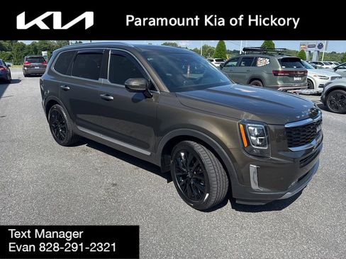 Used 2022 Kia Telluride SX w/ SX Prestige Package AWD/4WD image 3