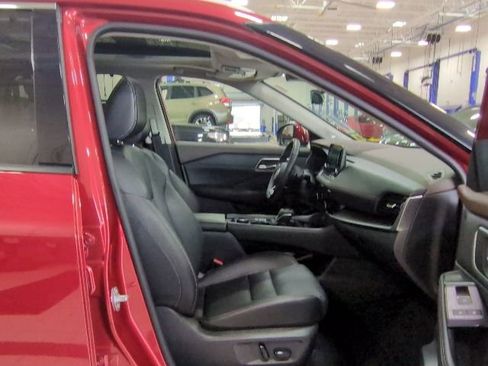 Used 2021 Nissan Rogue SL w/ Premium Package AWD/4WD image 13