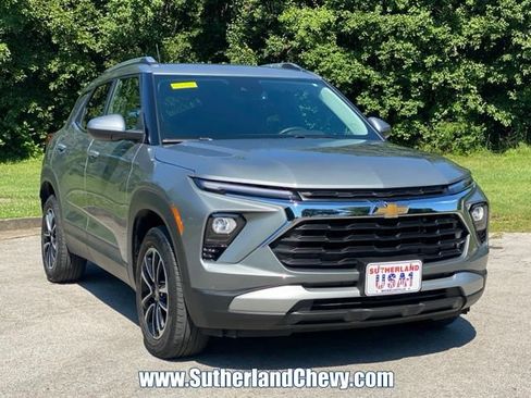 Used 2024 Chevrolet TrailBlazer LT w/ Convenience Package AWD/4WD image 9