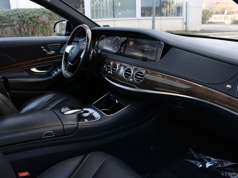 Used 2015 Mercedes-Benz S 550 4MATIC Sedan image 30