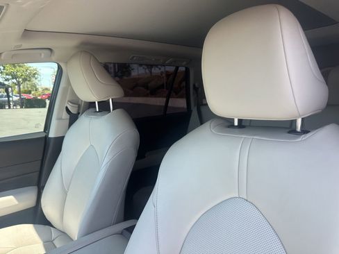 Used 2024 Toyota Grand Highlander AWD image 10