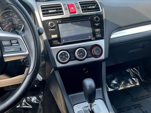 Used 2015 Subaru Crosstrek 2.0i Premium image 6