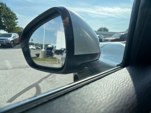 Used 2025 Mitsubishi Outlander ES image 44