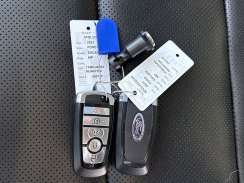 Certified 2022 Ford Escape Titanium image 32