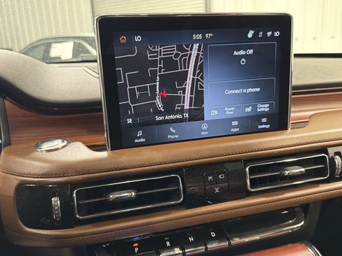 Used 2021 Lincoln Aviator Grand Touring w/ Equipment Group 302A AWD/4WD image 19