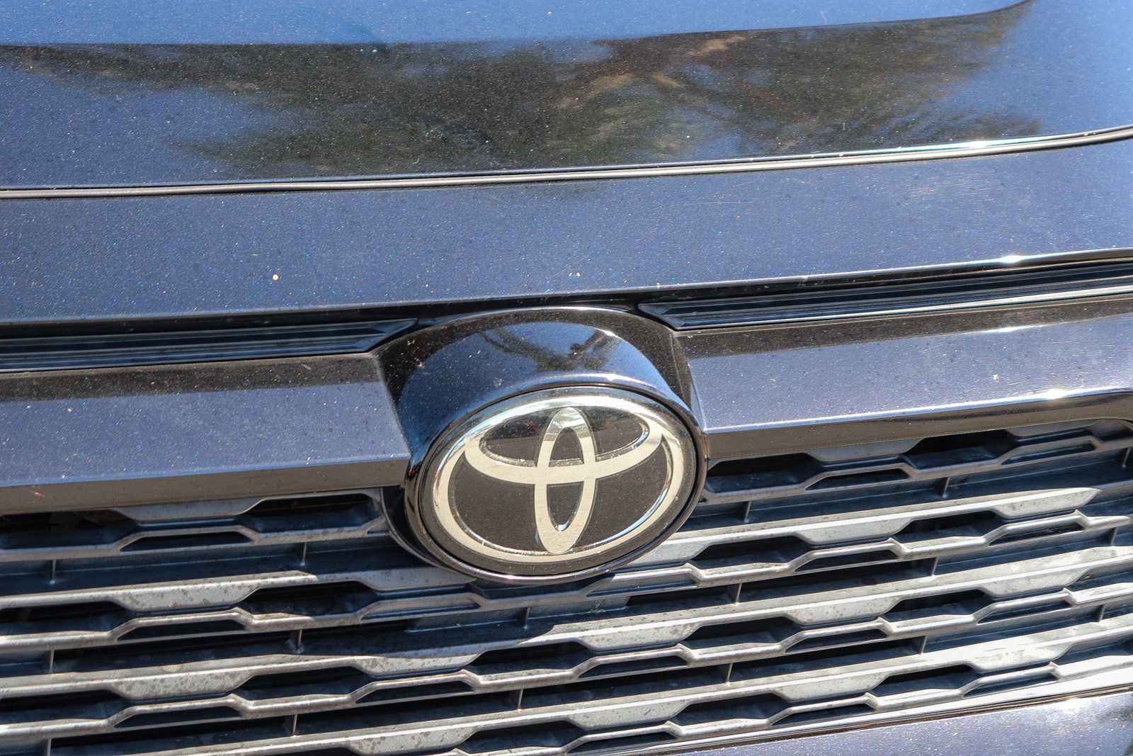 Used 2022 Toyota RAV4 LE FWD image 4