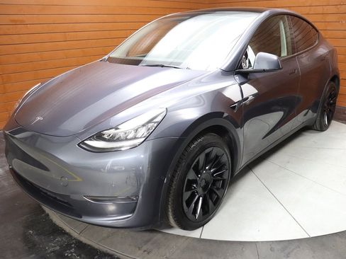 Used 2023 Tesla Model Y Long Range image 7