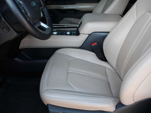 Used 2023 Ford Expedition Limited AWD/4WD image 26