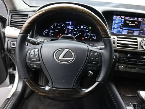 Used 2013 Lexus LS 460 L w/ Ultra Luxury Pkg RWD image 7
