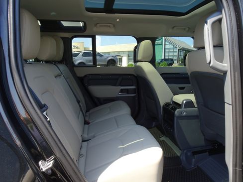 Certified 2023 Land Rover Defender 110 S AWD/4WD image 20