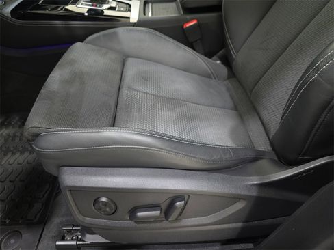 Used 2023 Audi Q5 e Prestige w/ Prestige Package image 32