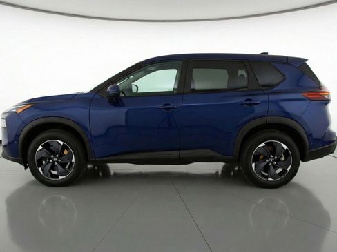 Used 2025 Nissan Rogue SV image 5