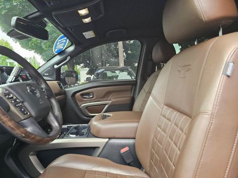 Used 2021 Nissan Titan Platinum Reserve AWD/4WD image 23