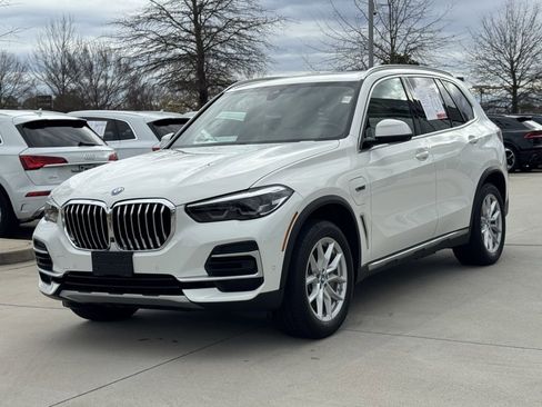 Used 2022 BMW X5 xDrive45e w/ Climate Comfort Package image 10