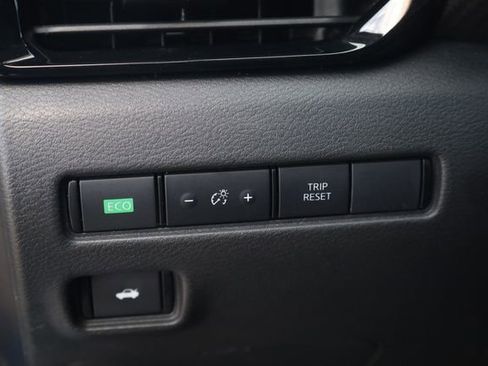 Used 2025 Nissan Sentra SV image 10