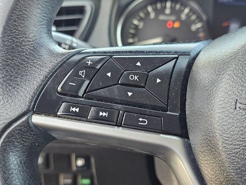 Used 2019 Nissan Rogue S FWD image 30