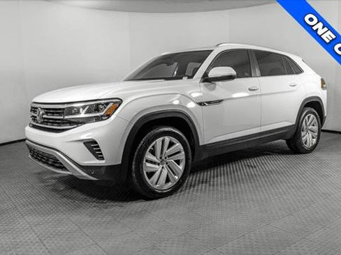 Used 2023 Volkswagen Atlas Cross Sport SE image 2