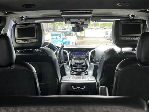 Used 2019 Cadillac Escalade ESV Platinum RWD image 15