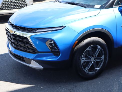 Used 2026 Chevrolet Blazer LT w/ Convenience Package FWD image 6