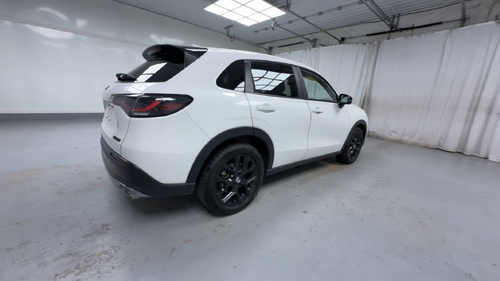 Used 2025 Honda HR-V Sport image 23