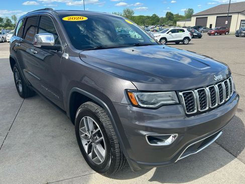 Used 2020 Jeep Grand Cherokee Limited w/ Trailer Tow Group IV AWD/4WD image 3