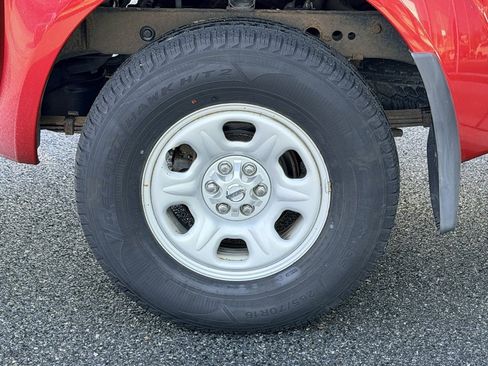 Used 2012 Nissan Frontier S image 27