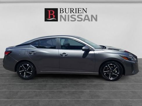 Used 2024 Nissan Sentra SV FWD image 6