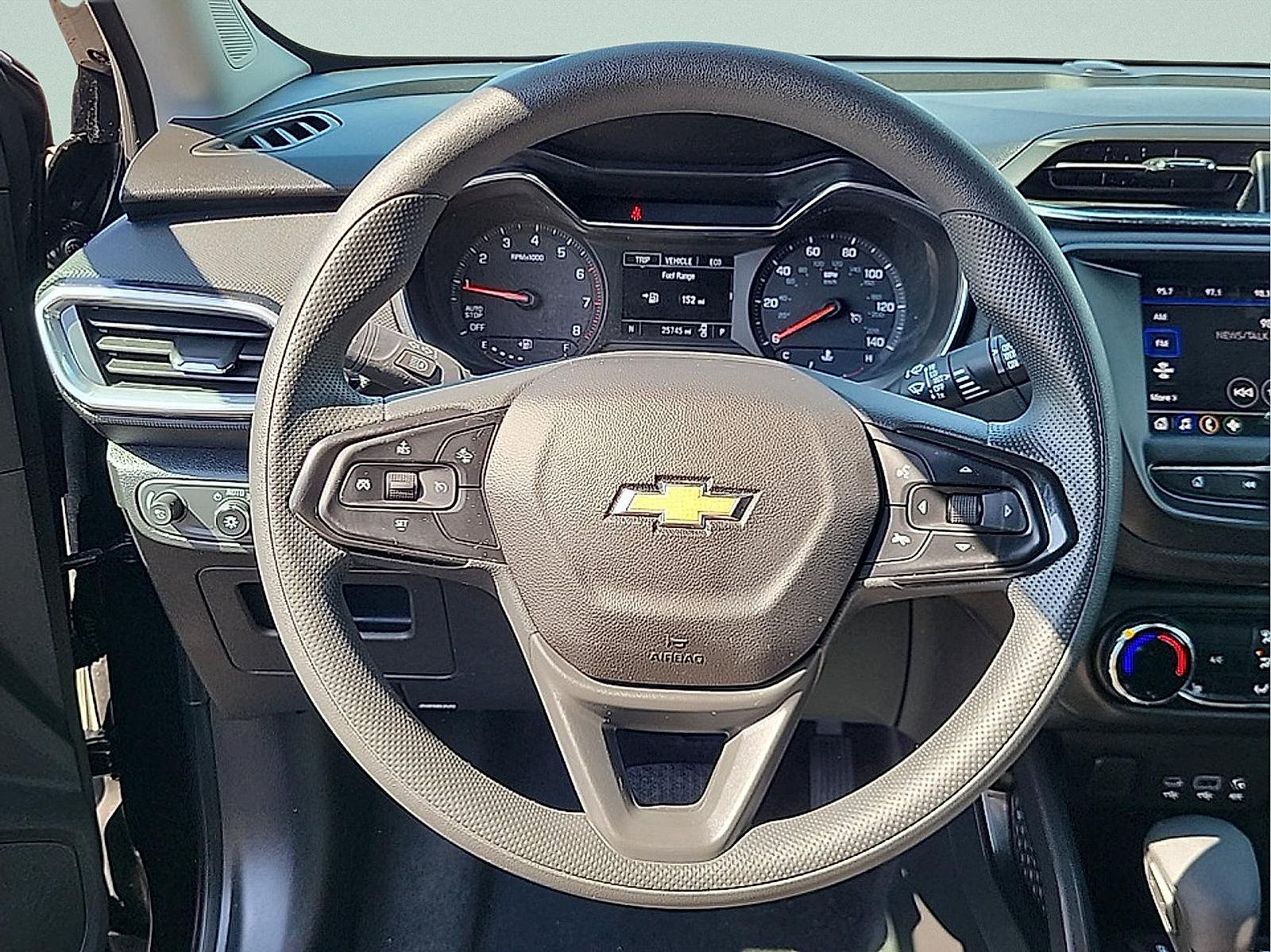 Used 2023 Chevrolet TrailBlazer LT FWD image 16