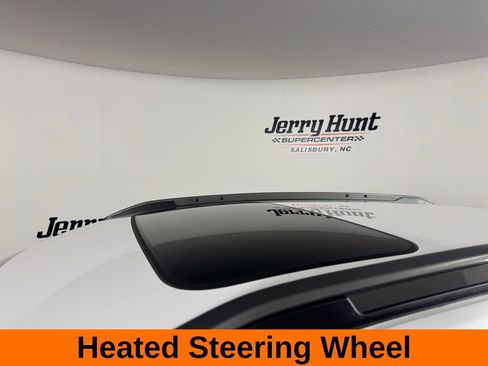 Used 2025 Chevrolet Trax ACTIV w/ Sunroof Package image 13